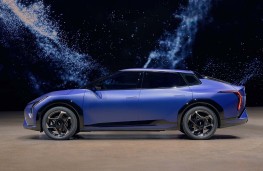 Kia EV4 Fastback, 2025, side